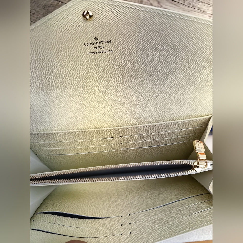 Louis Vuitton Sarah Wallet - Picture 13 of 13
